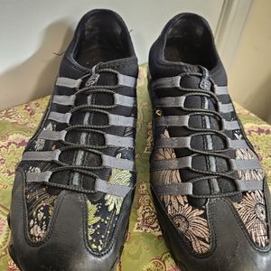 Sketchers Brocade Walking Shoe Leather Comfortable